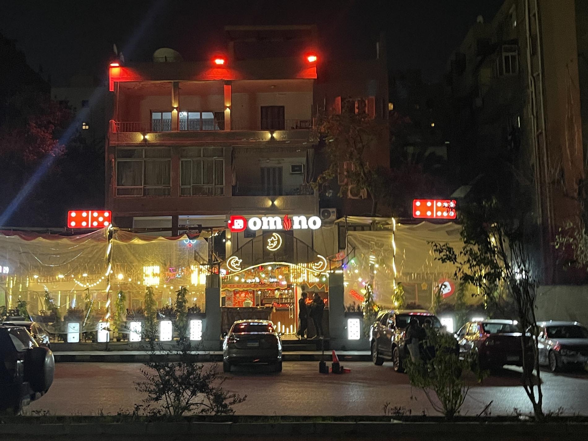Paradoxical Union: the Meeting of the “Less” and the “More” in Nasr City